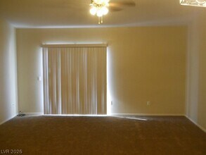 10553 Pine Glen Ave in Las Vegas, NV - Building Photo - Building Photo