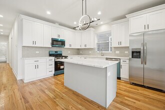 628 N Long Ave in Chicago, IL - Building Photo - Building Photo