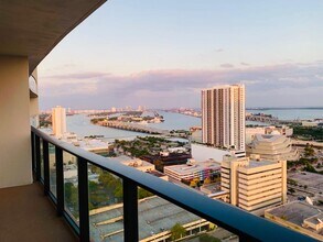 1600 NE 1st Ave, Unit 2901 in Miami, FL - Foto de edificio - Building Photo