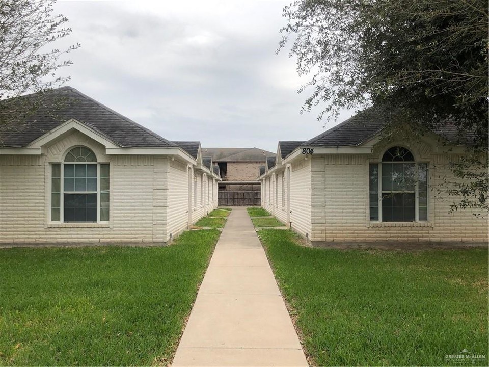 804 Cross Ln in Edinburg, TX - Building Photo