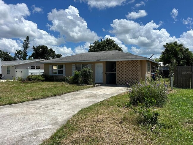 5903 Richard Pl in Sarasota, FL - Building Photo - Building Photo