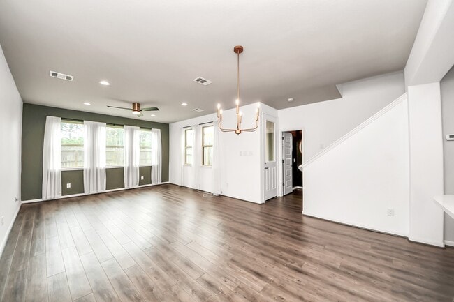7321 Hinsdale Dr