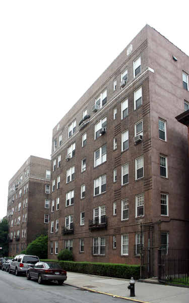 The Colony in Brooklyn, NY - Foto de edificio