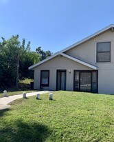 17466 Dumont Dr in Ft. Myers, FL - Building Photo