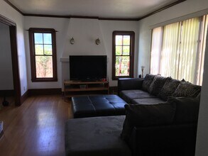 918 Ramona Ave, Unit 1A in Albany, CA - Foto de edificio - Building Photo