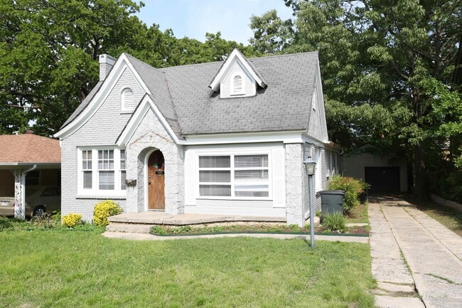 property at 3430 N Cypress St