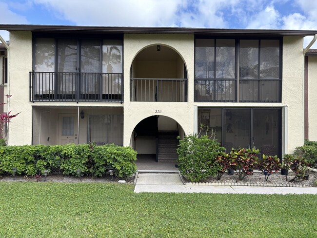 331 Knotty Pine Cir in Greenacres, FL - Building Photo - Building Photo