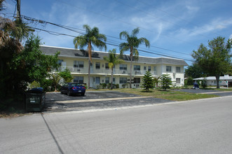 300 Gunn Ave in Clearwater, FL - Building Photo - Building Photo