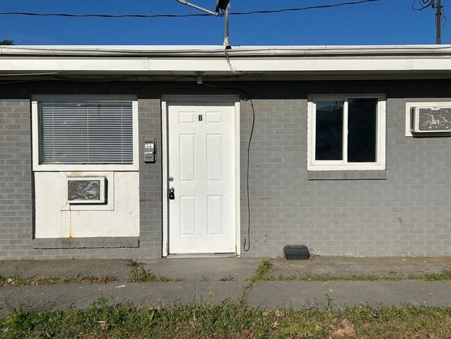 property at 928 W Ruby St