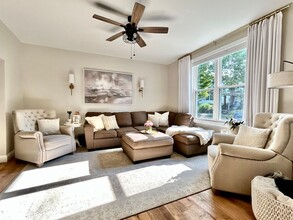 521 4th St in Oakmont, PA - Building Photo - Building Photo