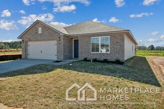 4022 Ryan Dr SW in Decatur, AL - Building Photo - Building Photo