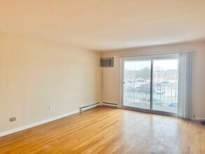 870 E Old Willow Rd in Prospect Heights, IL - Foto de edificio - Building Photo