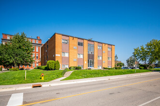 96 Duke St W in Kitchener, ON - Building Photo - Building Photo