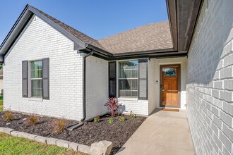 205 Shady Ln in Azle, TX - Building Photo - Building Photo