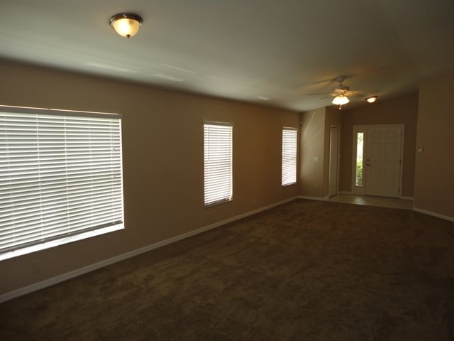 12718 White Bluff Rd in Hudson, FL - Foto de edificio - Building Photo