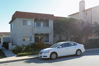 5430 Driftwood St in Oxnard, CA - Building Photo - Primary Photo