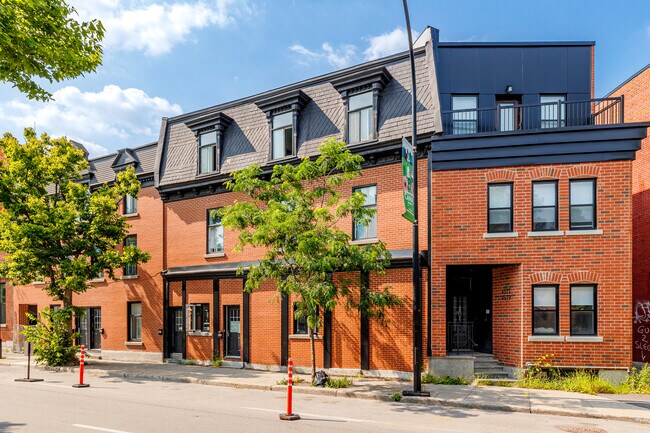 4585 Saint-Jacques Rue in Montréal, QC - Building Photo - Building Photo