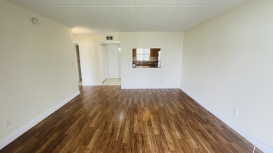 2850 Somerset Park Dr in Tampa, FL - Building Photo - Building Photo