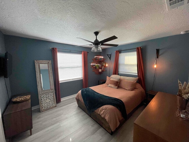 1465 15th St S in St. Petersburg, FL - Building Photo - Building Photo