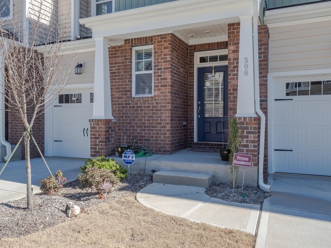 306 Roberts Ridge Dr in Cary, NC - Foto de edificio - Building Photo
