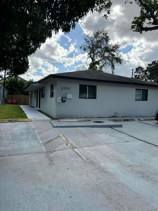 2720 NW 13th St in Fort Lauderdale, FL - Building Photo