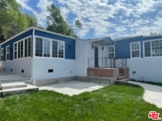 4246 Hazel Kirk Dr in Los Angeles, CA - Building Photo - Building Photo