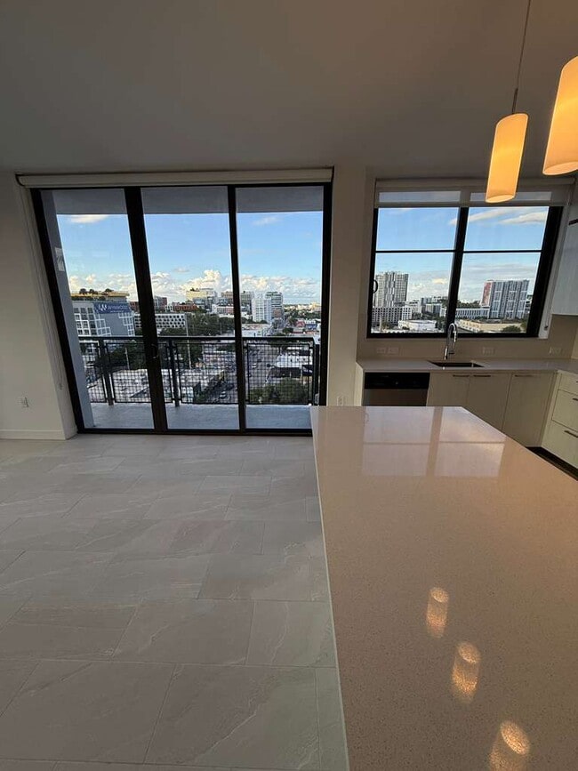 79 NW 31st St, Unit B21 in Miami, FL - Foto de edificio - Building Photo