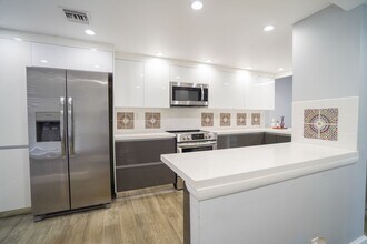 7 Royal Palm Way in Boca Raton, FL - Building Photo - Building Photo