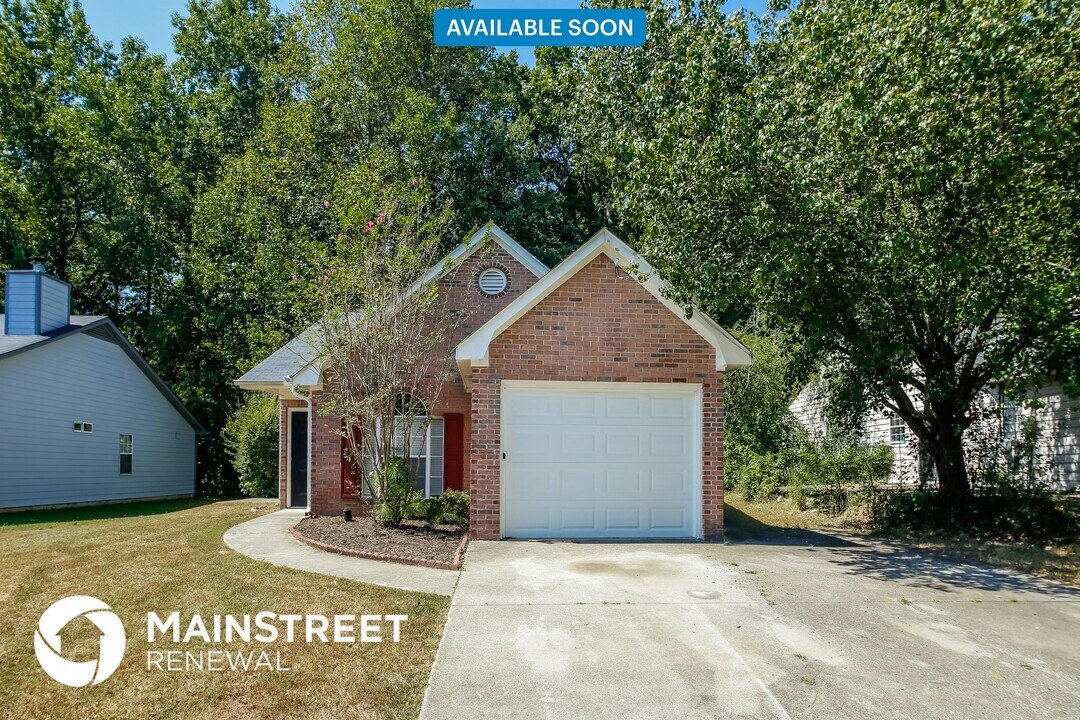 8057 Fieldstream Way in Douglasville, GA - Building Photo