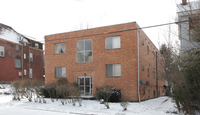 416 Ross Ave in Braddock Hills, PA - Foto de edificio - Building Photo