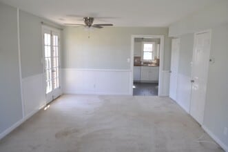 9396 Pine Tree Rd in Norfolk, VA - Building Photo - Building Photo
