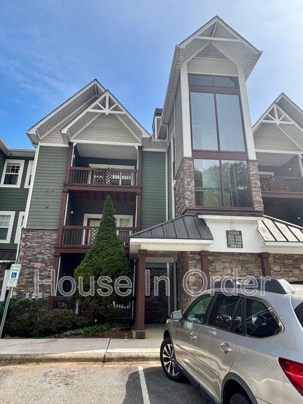 property at 1000 Olde Eastwood Village Blvd