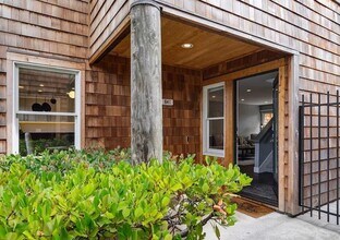 641 Centre Ct in Alameda, CA - Building Photo - Building Photo