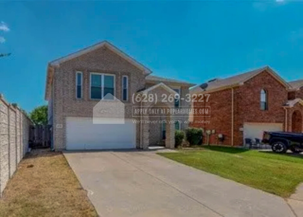 3448 Baby Doe Ct in Fort Worth, TX - Building Photo