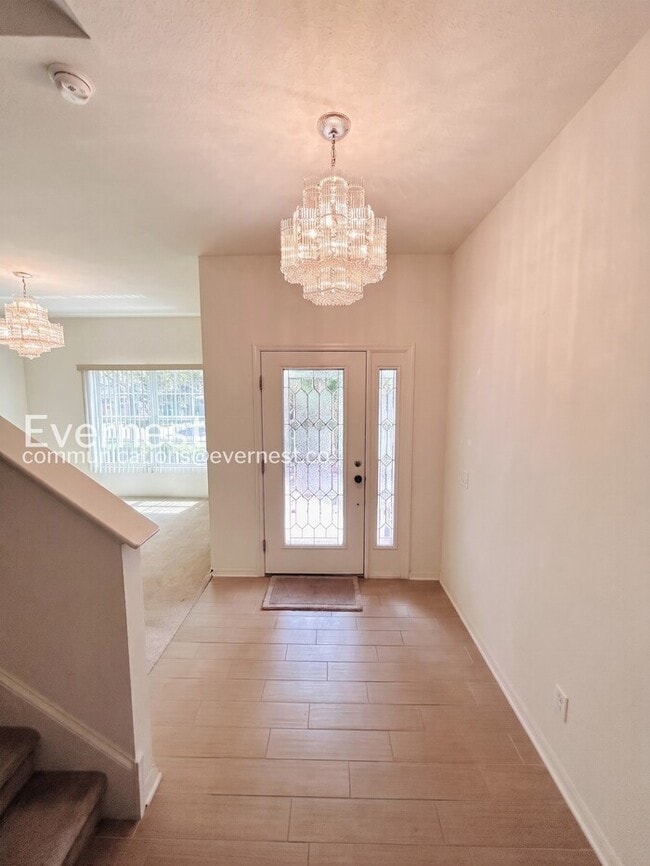 10625 Pictorial Park Dr in Tampa, FL - Building Photo - Building Photo