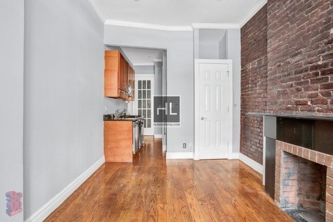 Leroy Street in New York, NY - Building Photo - Building Photo