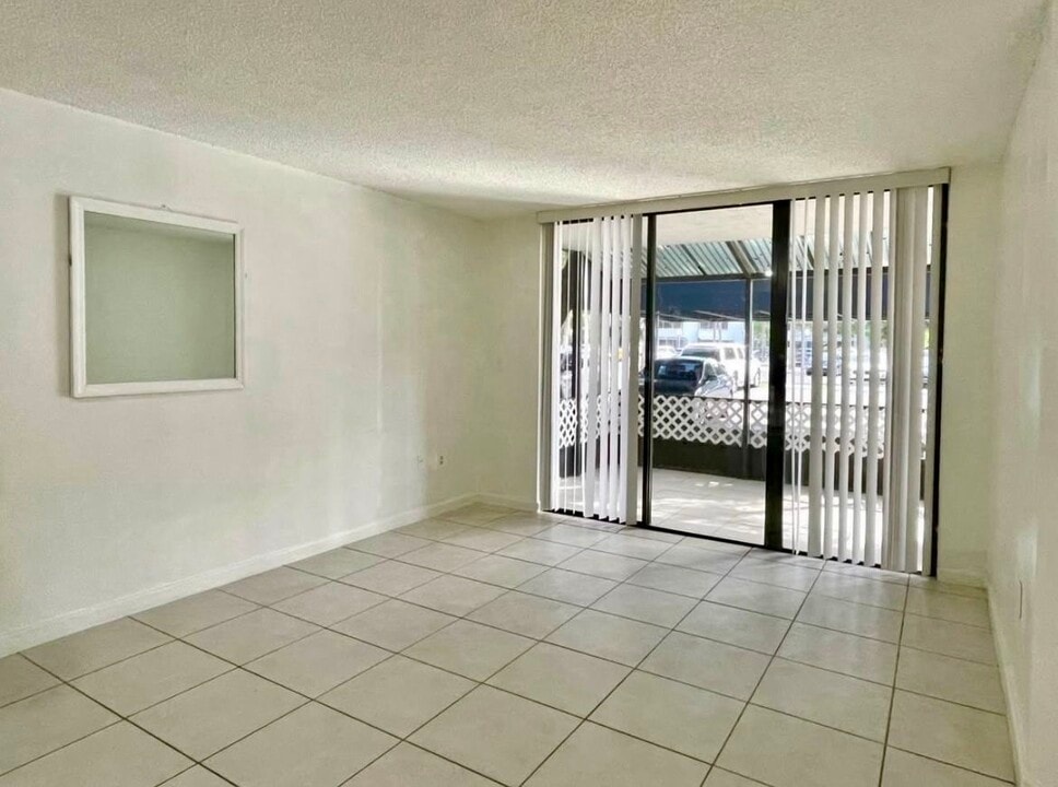 8305 SW 152nd Ave, Unit A102 in Miami, FL - Building Photo