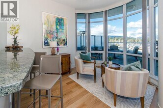 499 Broughton St in Vancouver, BC - Building Photo - Building Photo