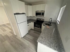 1308 NW 13th Ct in Fort Lauderdale, FL - Building Photo - Building Photo