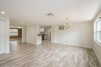 4045 Grayton Dr in New Port Richey, FL - Foto de edificio - Building Photo