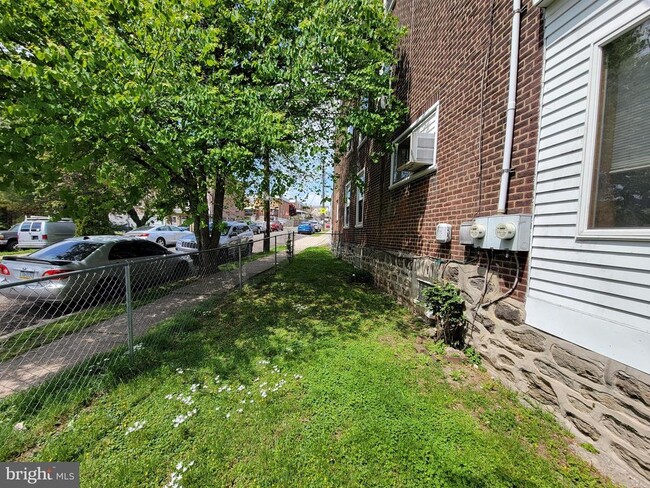 5440 Ridge Ave in Philadelphia, PA - Building Photo - Building Photo
