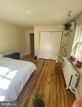 1324 Pine St, Unit 3R in Philadelphia, PA - Building Photo - Building Photo