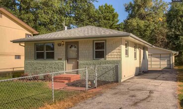 6714 Pacific St in Omaha, NE - Building Photo - Building Photo