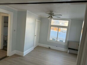 242 Lincoln St in Saco, ME - Building Photo - Building Photo