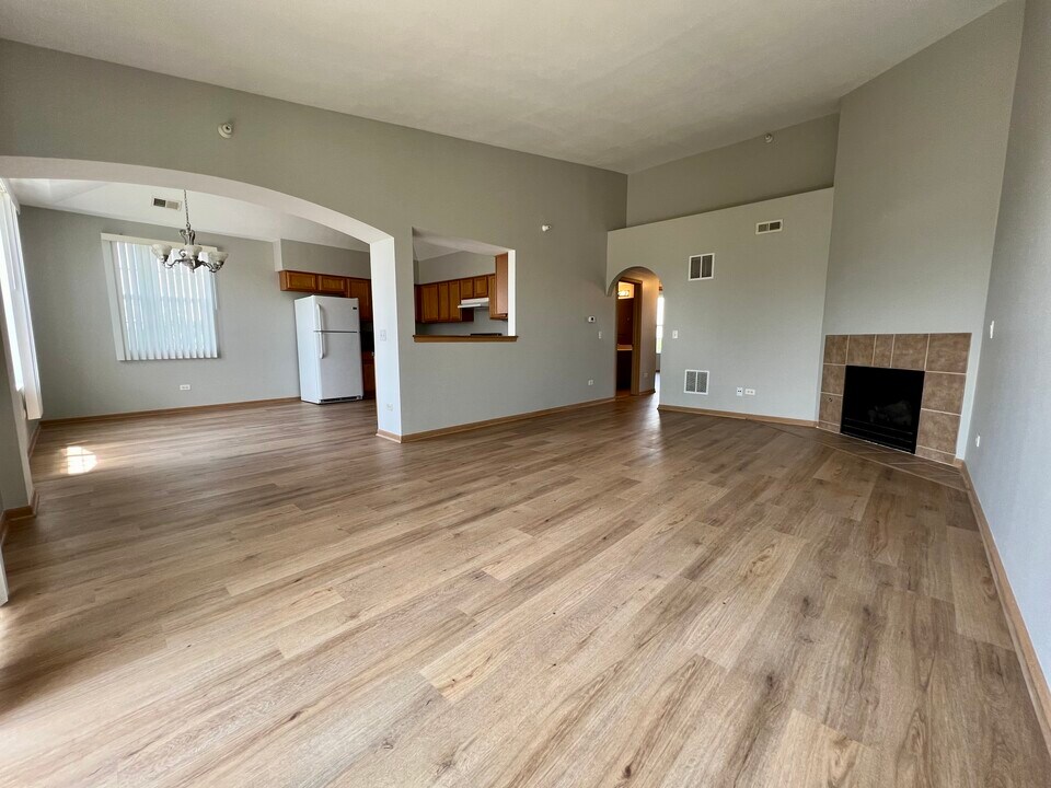 9810 Liberty Cir in Orland Park, IL - Building Photo