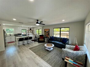 411 17th Ave W in Palmetto, FL - Building Photo - Building Photo