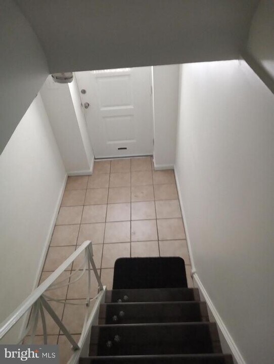 66 Suburban Ln in Upper Darby Township, PA - Building Photo