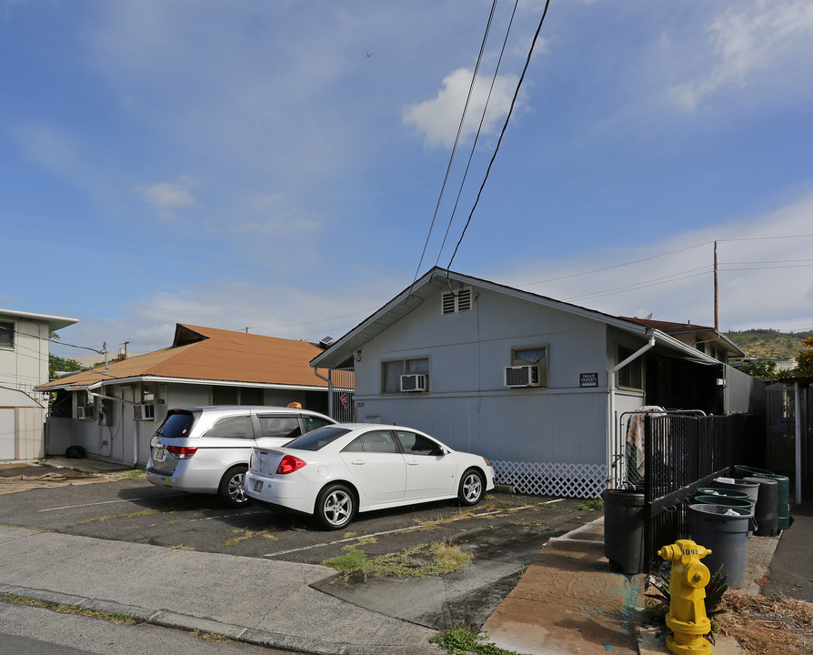 2929-2931 Varsity Cir in Honolulu, HI - Building Photo