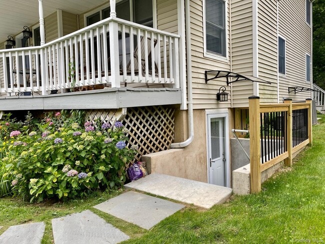 63A Cannon Ct in Huntington, NY - Building Photo - Building Photo