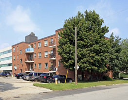 3908 Bathurst St Apartments